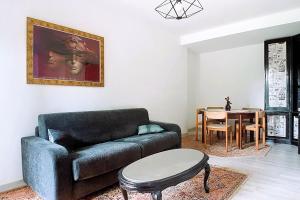 Maisons de vacances Spacious house with pool in Castellet : photos des chambres