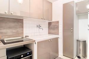 Maisons de vacances Spacious house with pool in Castellet : photos des chambres