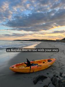 Seaview Retreat & Sauna at An Acre By The Sea