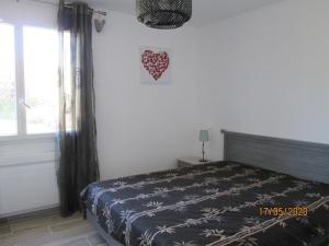 Modern holiday home in Crux-La-Ville with terrace