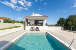 Villa Mariza by Istrialux