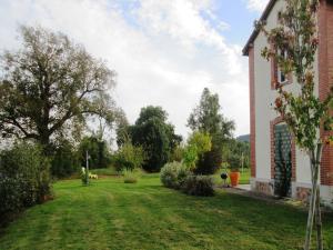 Maisons de vacances Modern holiday home in Crux-La-Ville with terrace : photos des chambres