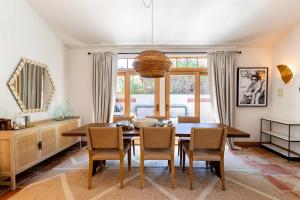 LUX - Historic Tennis Club Enclave - King Beds