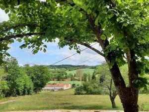 Maisons de vacances Tranquil Holiday Home in Soturac with pool : photos des chambres