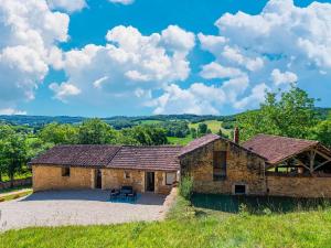 Maisons de vacances Tranquil Holiday Home in Soturac with pool : photos des chambres