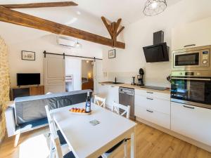 Maisons de vacances Tranquil Holiday Home in Soturac with pool : photos des chambres
