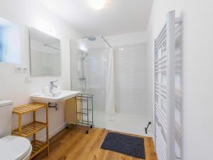Maisons de vacances Tranquil Holiday Home in Soturac with pool : photos des chambres