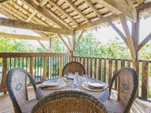 Maisons de vacances Tranquil Holiday Home in Soturac with pool : photos des chambres