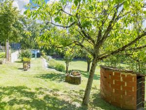 Maisons de vacances Tranquil Holiday Home in Soturac with pool : photos des chambres