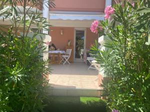 T2 Mandelieu Cannes - Résidence calme -piscine - proche commodités