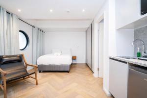 Zeeland Pier 1002 -Top Floor City Apartment with Onsite Parking