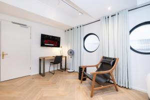 Zeeland Pier 1002 -Top Floor City Apartment with Onsite Parking