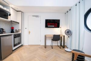 Zeeland Pier 1002 -Top Floor City Apartment with Onsite Parking