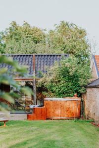 Villa aan het water met hottub