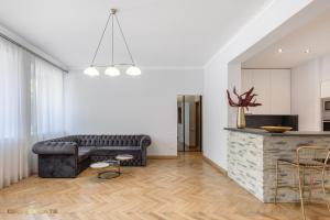 Central Kaunas Luxury Apartment with Free Parking