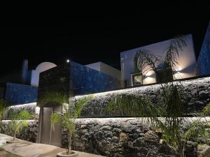 Koniko Santorini Private Pool Villas