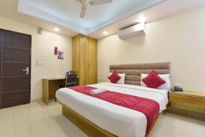 FabHotel Pink City - World Trade Park