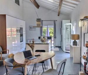 Villas Villa de 130 m2 avec Piscine, Cuisine d-Ete et Vue Exceptionnelle Marseille 11e : photos des chambres