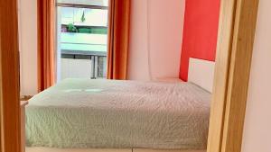 1bedroom 300 meter Dafni metro