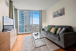 Superior 1Bedroom&DEN Condo with Balcony