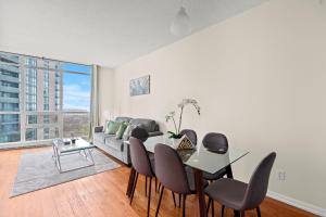Superior 1Bedroom&DEN Condo with Balcony