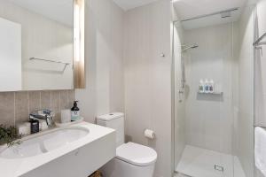 Iconic Views Queens Wharf 2BR by Casino and South Bank