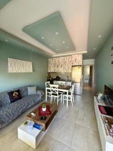 Akrotiri Luxury Suites