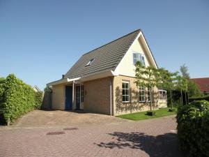 Holiday Home in Schoorl near Sandy Beaches