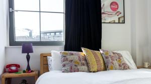 Bright & Big 2 Bed Loft in trendy Stoke Newington