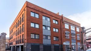 Bright & Big 2 Bed Loft in trendy Stoke Newington