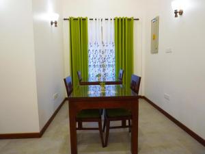 U p WELIGAMA Room 3