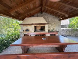 Mates house in Tribalj - 3 bedroom house