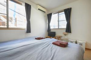 102 Nishi-Shinjuku 5-chome MRT station 5 minutes on foot