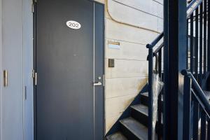 202 Nishi-Shinjuku Gochome Station 5 minutes on foot