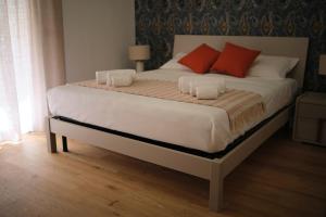 Gelone - Cairoli Apartments