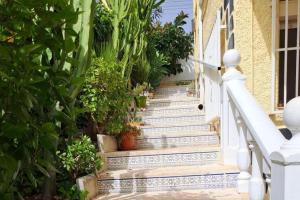 La Marina Oasis 2-Beds Sleeps 4 10 min to Beach