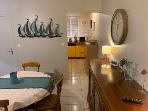 Maisons de vacances Maison duplex 4 p centre plage port : photos des chambres