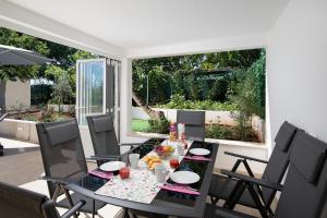 Villa Cvita for 2 people near Pula with private heated pool