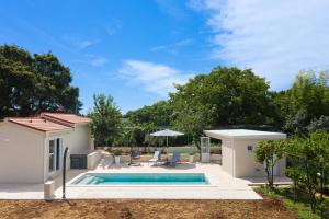 Villa Cvita for 2 people near Pula with private heated pool