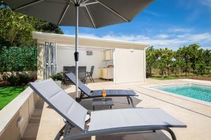 Villa Cvita for 2 people near Pula with private heated pool