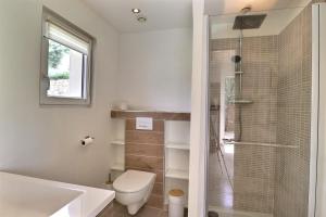 Maisons de vacances Altinea - Family Home with Infinity Pool : photos des chambres