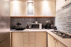 3BR Loft Apartment Heart of Bp Sleeps 8 PLUS