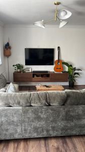 Wallington Green, near station, 30 min to London Bridge, 27 min to LDN Victoria