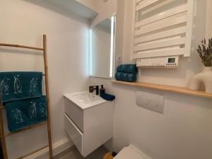 Saint Marc sur Mer, studio neuf vue mer, plage au pied du studio