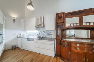 City Courtyard Haven