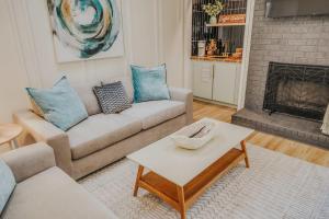 Coastal Island Retreat - Minutes to Downtown Savannah & Tybee