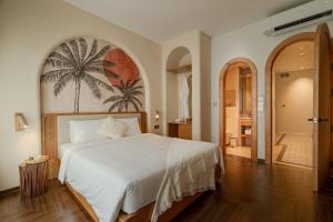 S Villa Ha Long - City Center, Near Beach - 6BR Private Villa with Pool, Jacuzzi, Sauna, Karaoke