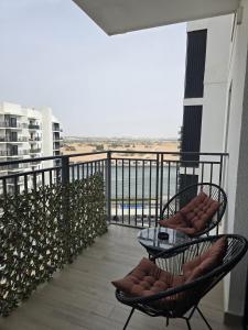 2bhk Canal View near Ferrari World and Sea World