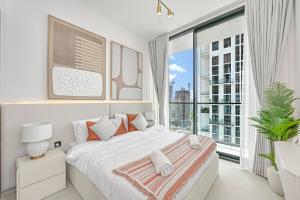 Golden Stays - Binghatti Tulip I Chic 1BR Apartment I Balcony Views I JVC Dubai