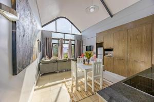 Big Bay Beach Loft- 1 bedroom